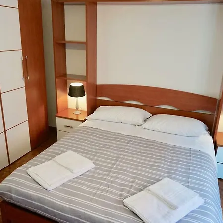 Garda Apartment
